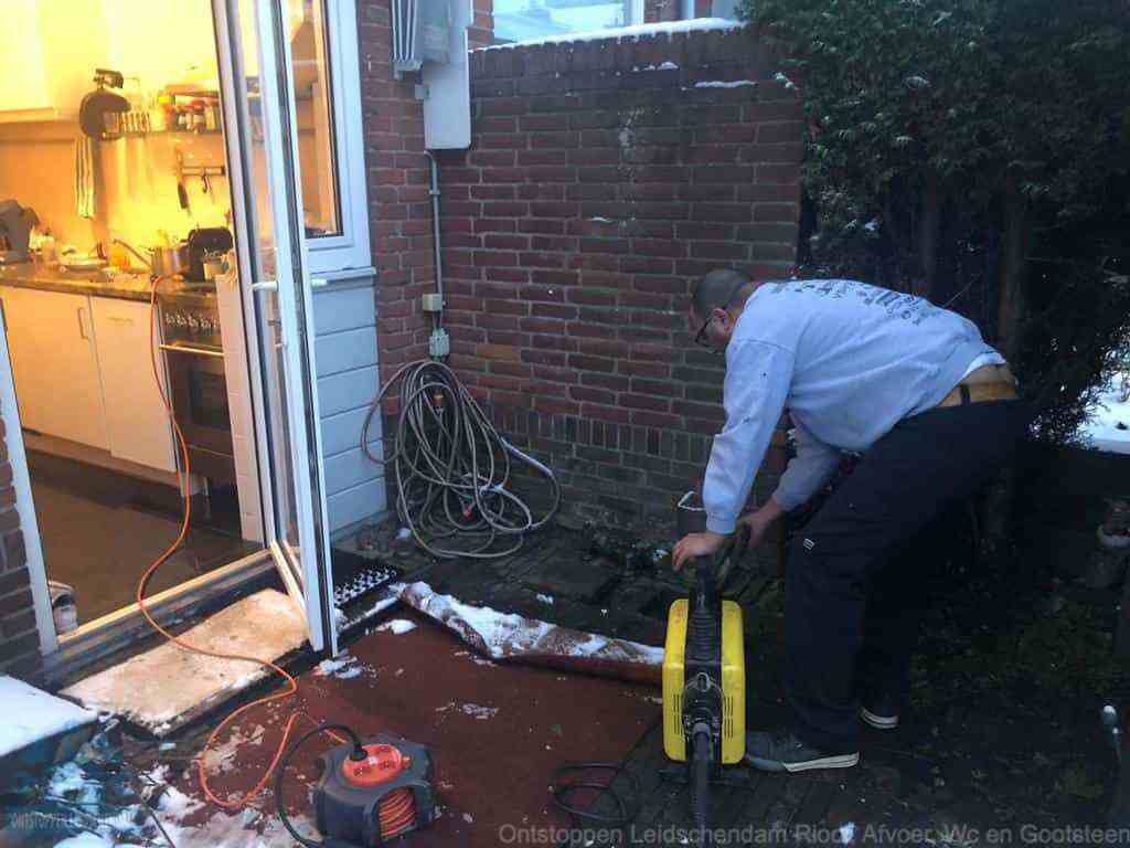 Wc Ontstoppen Leidschendam